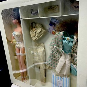 Silkstone Barbie Continental Holiday Giftset